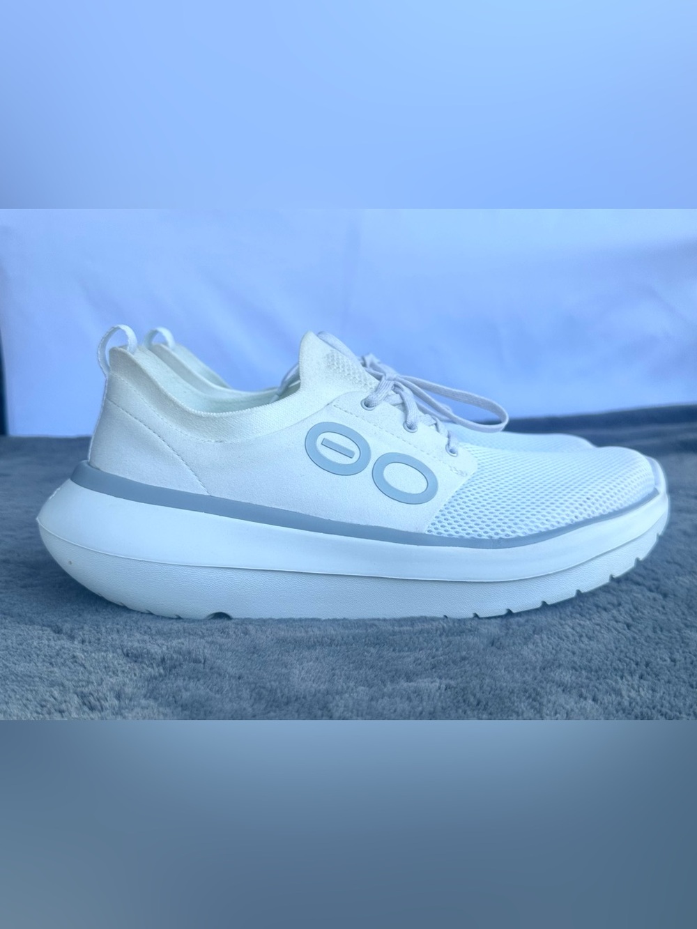 OOFOS White Lace Up Recovery Walking Comfort Sneakers Womens Size 11